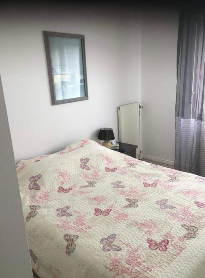 Apartamento Chambre Proche De La Defense Courbevoie Exterior foto